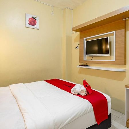 Reddoorz Near Dino Park Hotell Malang Exteriör bild
